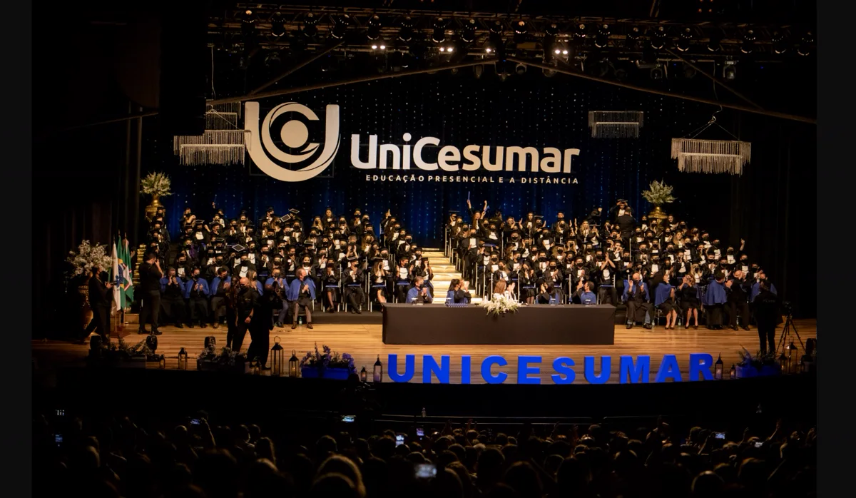 Palco da cerimônia de formação universitária